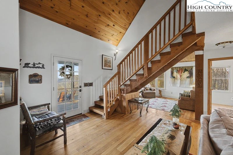 Image number 10 for the current listing