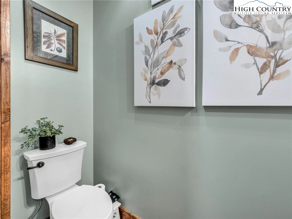 Image number 6 for the current listing
