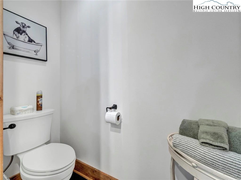 Image number 3 for the current listing