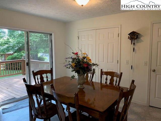 Image number 5 for the current listing