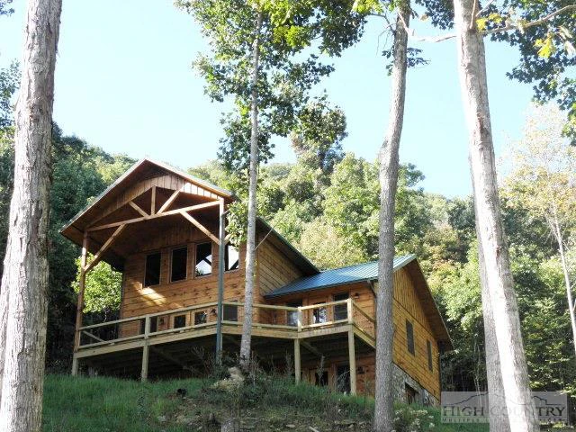 Image number 1 for the current listing