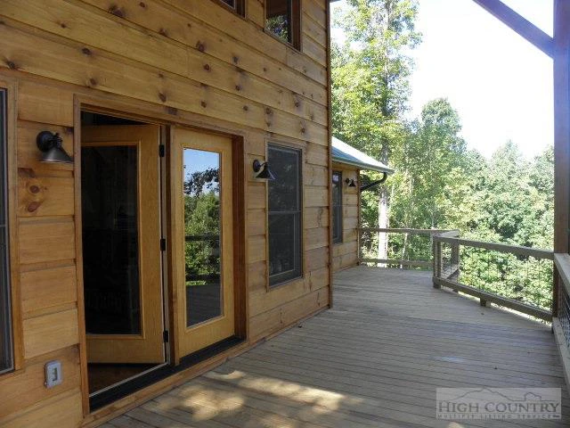 Image number 4 for the current listing
