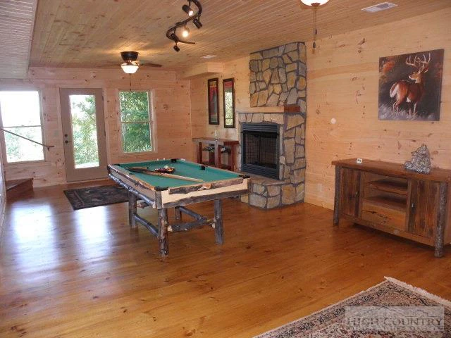 Image number 8 for the current listing