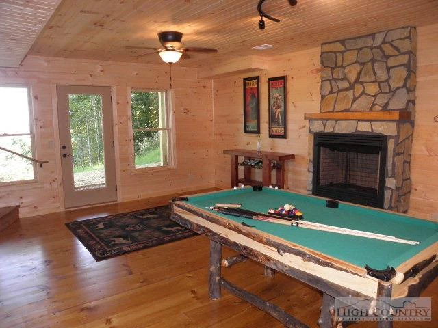 Image number 9 for the current listing