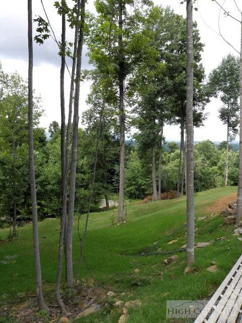 Image number 18 for the current listing