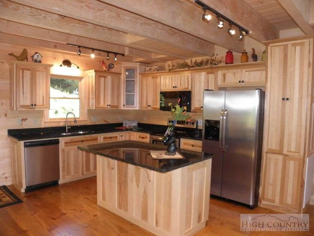 Image number 21 for the current listing