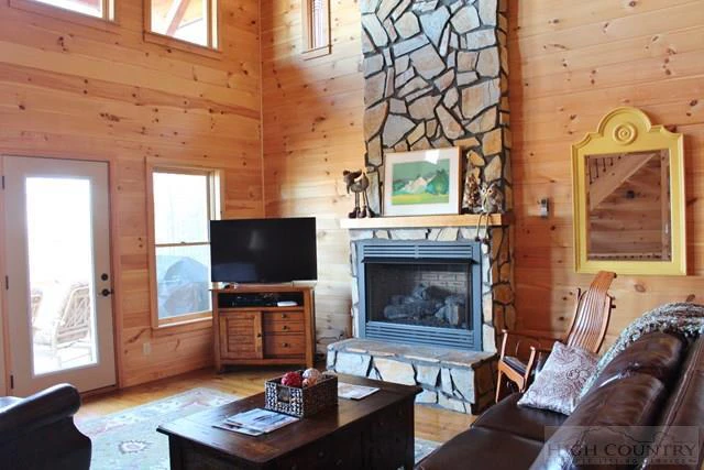 Image number 5 for the current listing