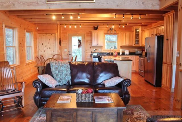 Image number 4 for the current listing