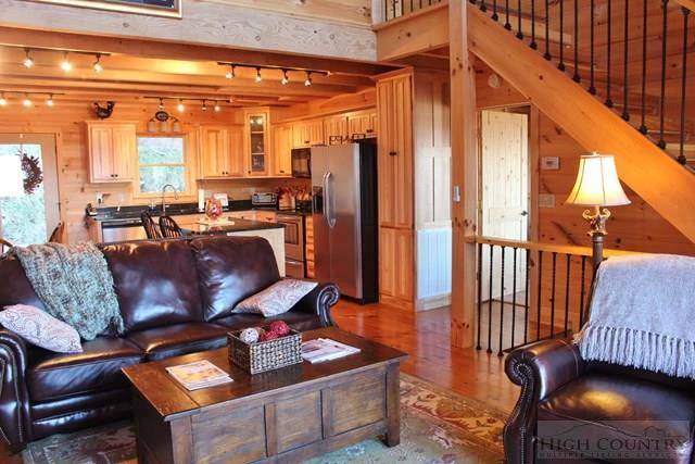 Image number 3 for the current listing