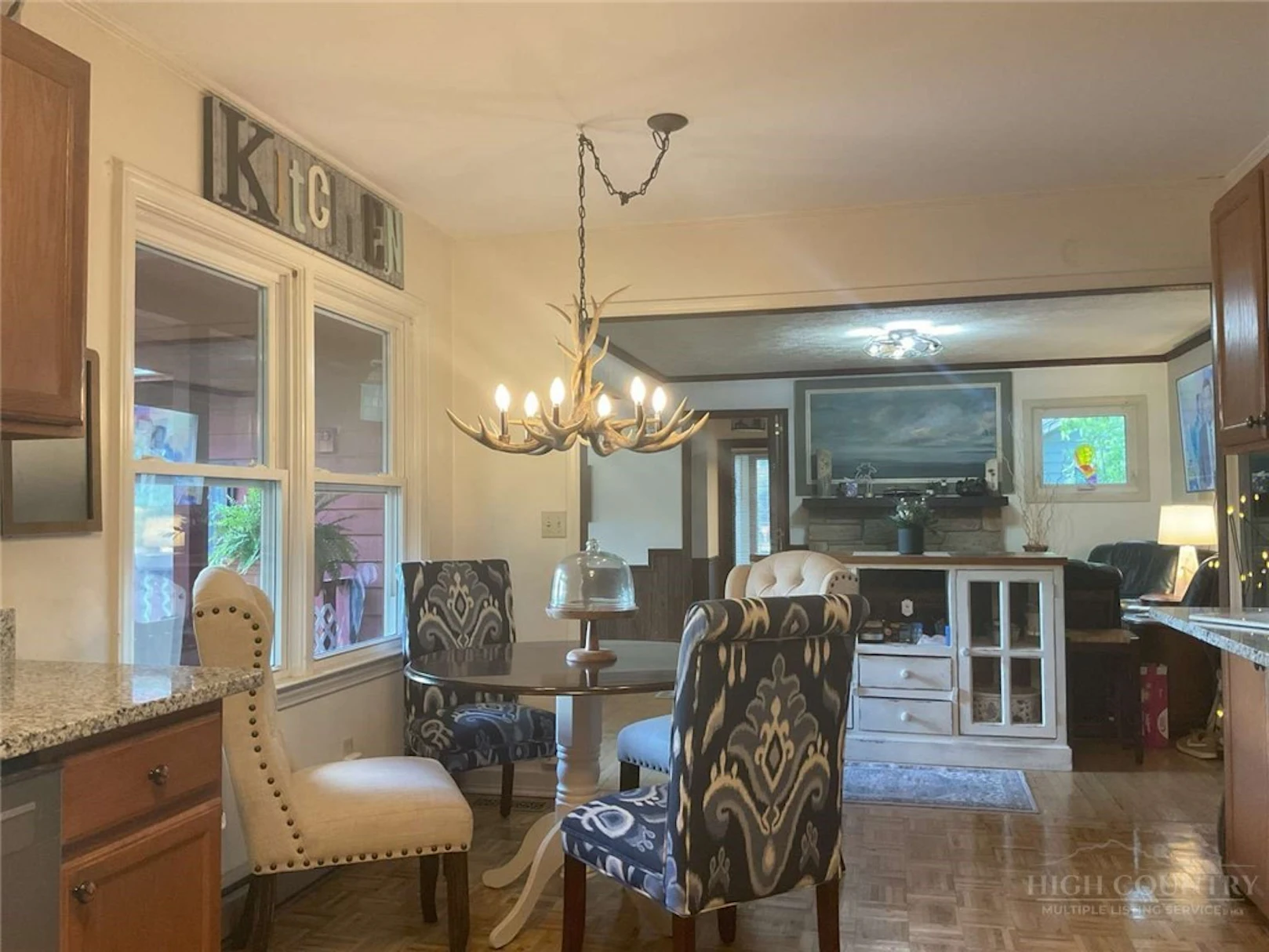 Image number 15 for the current listing