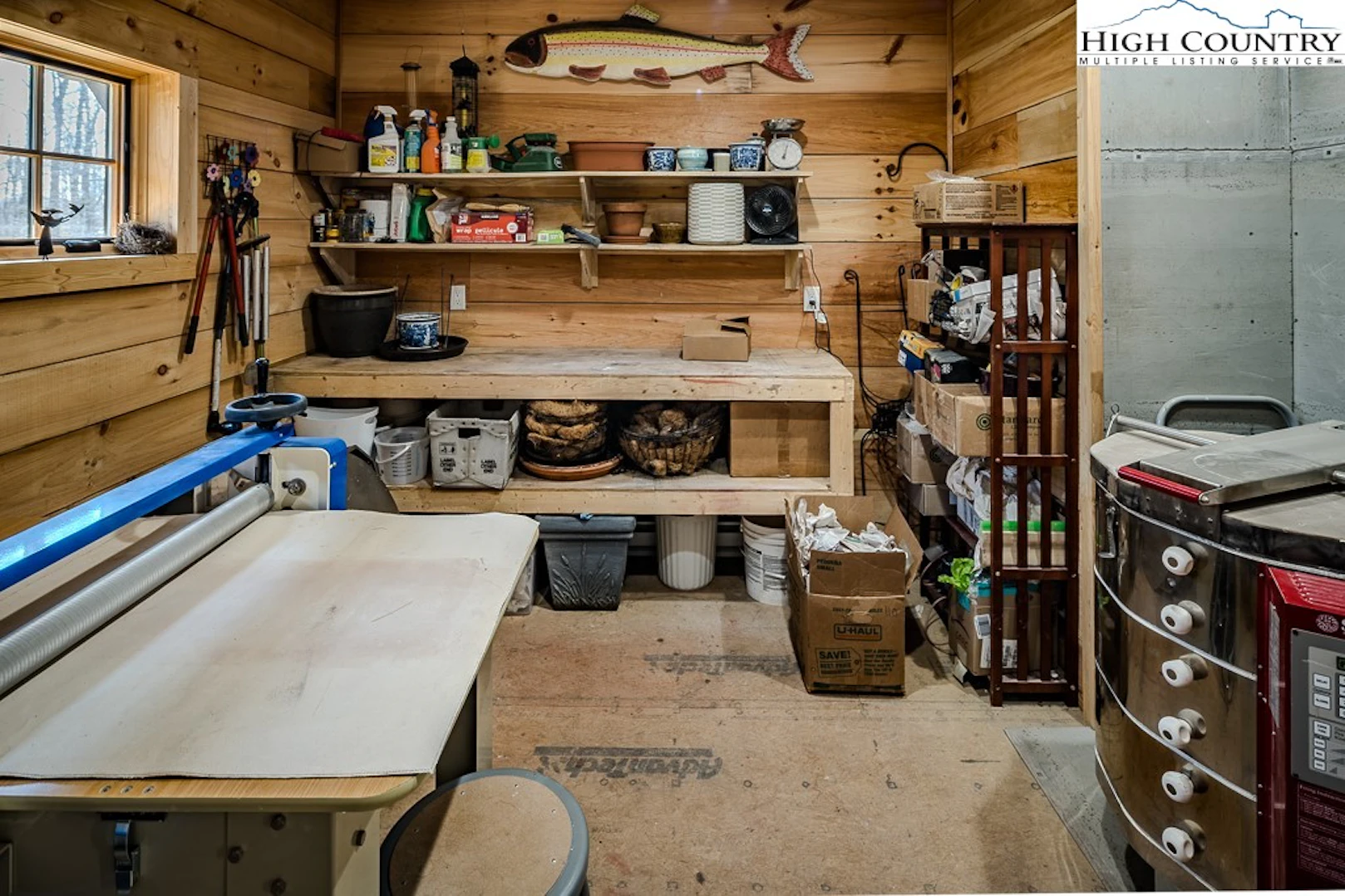 Image number 18 for the current listing