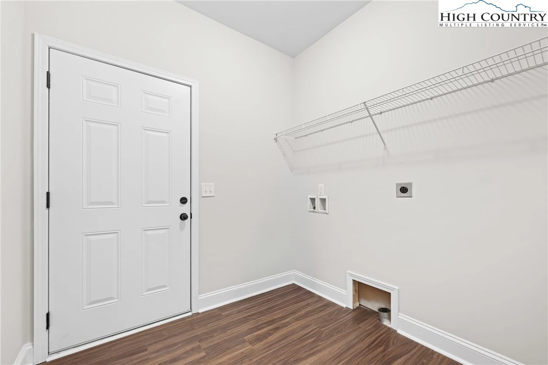 Image number 2 for the current listing