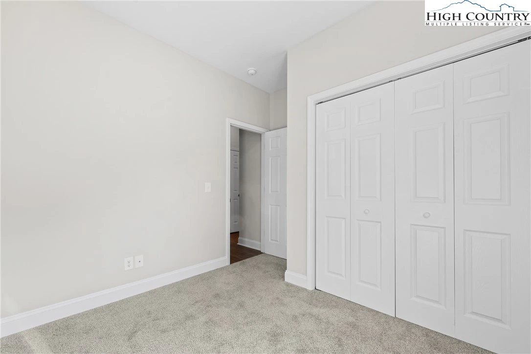 Image number 10 for the current listing