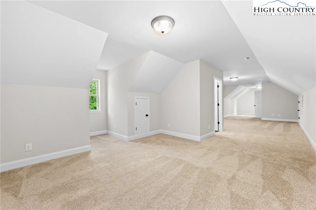 Image number 13 for the current listing