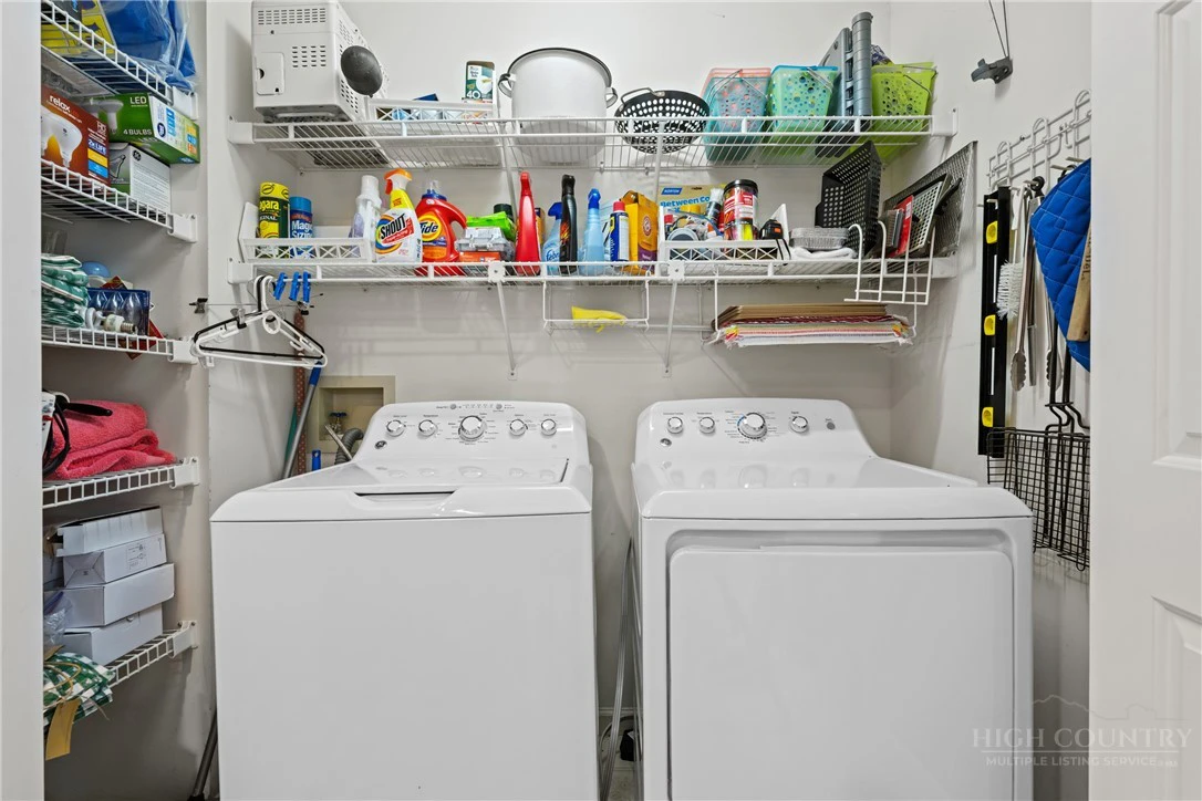 Image number 11 for the current listing