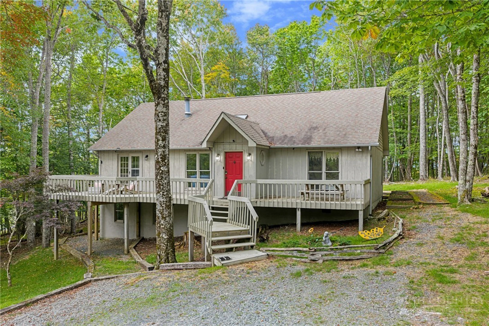 Image number 17 for the current listing
