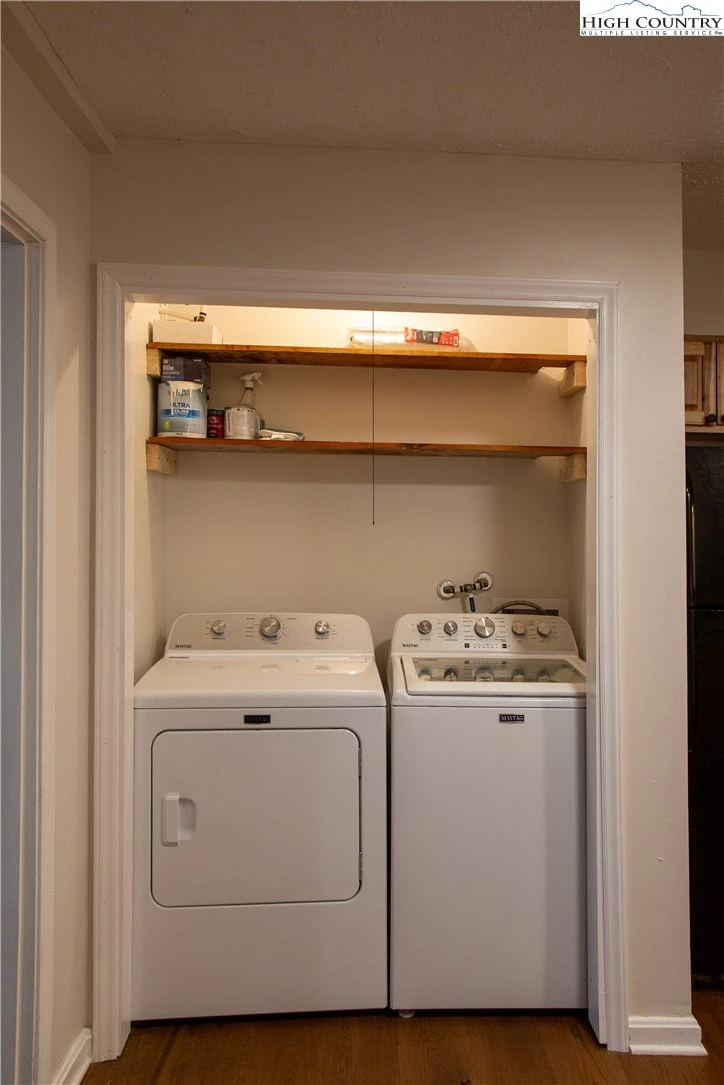 Image number 3 for the current listing