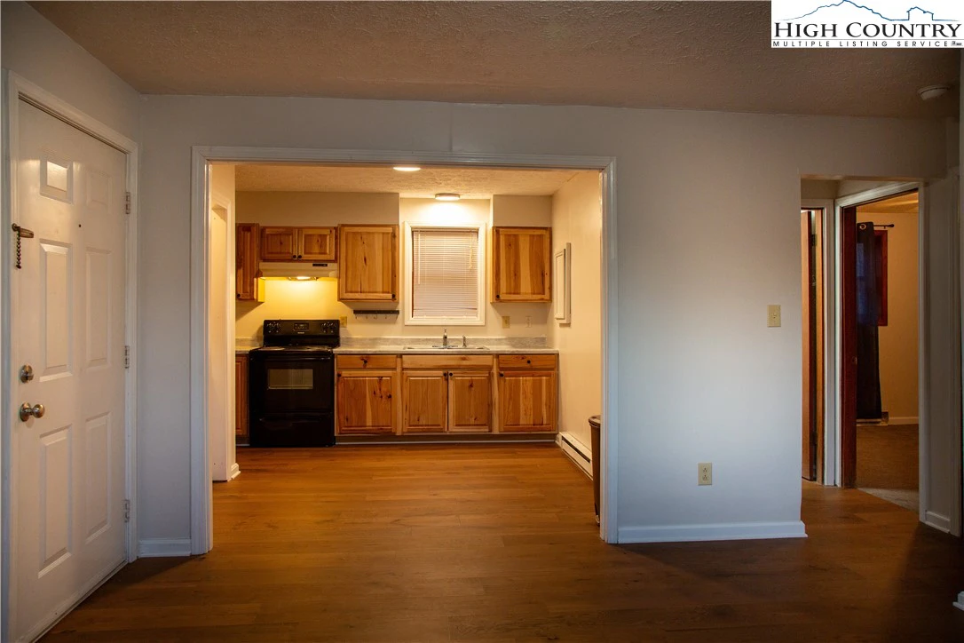 Image number 2 for the current listing