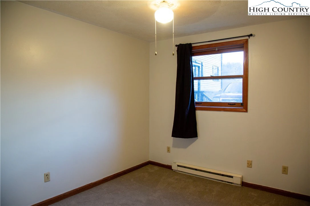 Image number 6 for the current listing