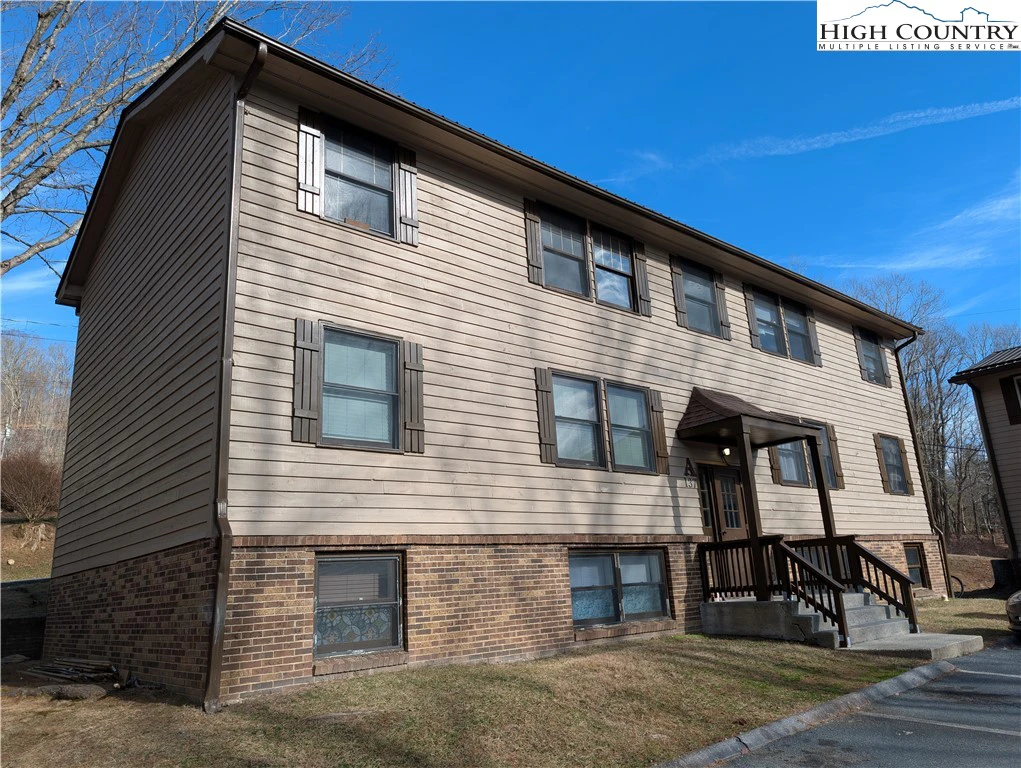 Image number 1 for the current listing