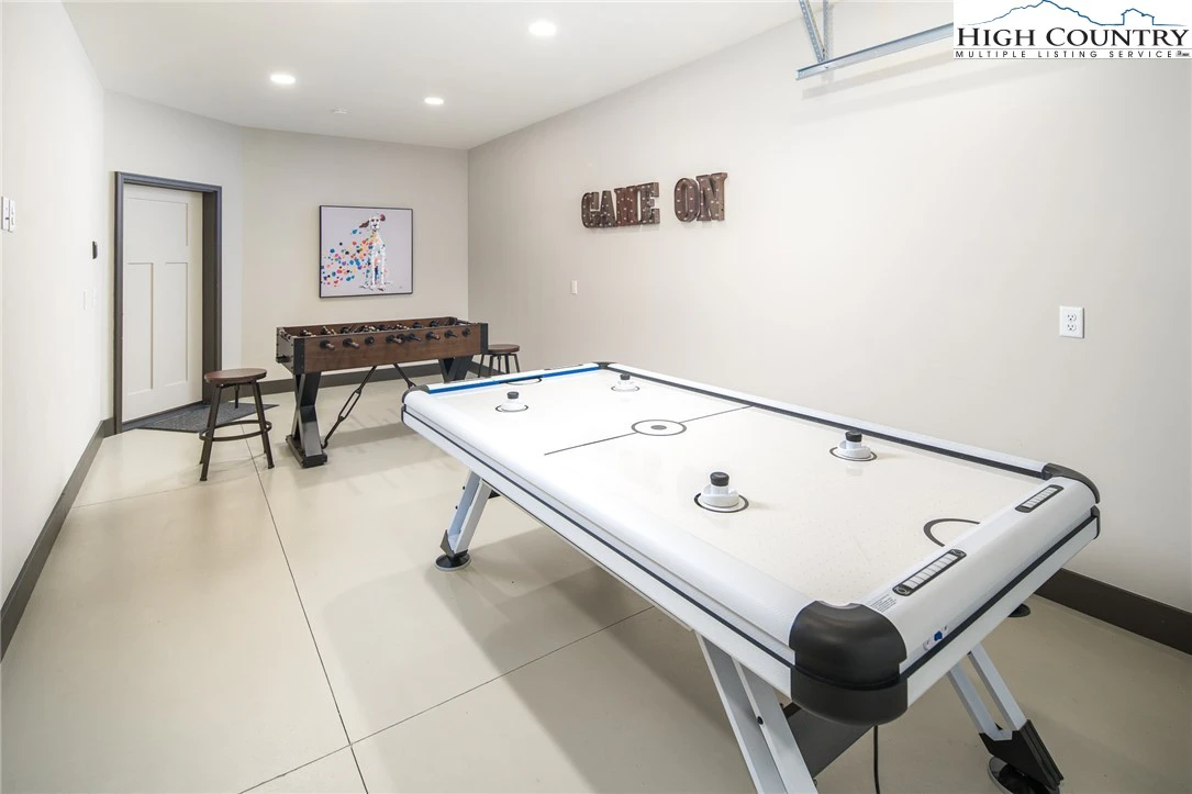 Image number 3 for the current listing