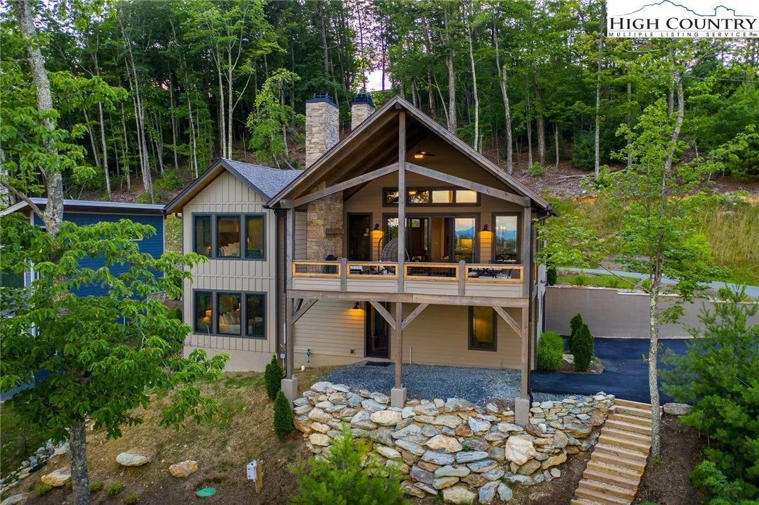 Image number 11 for the current listing