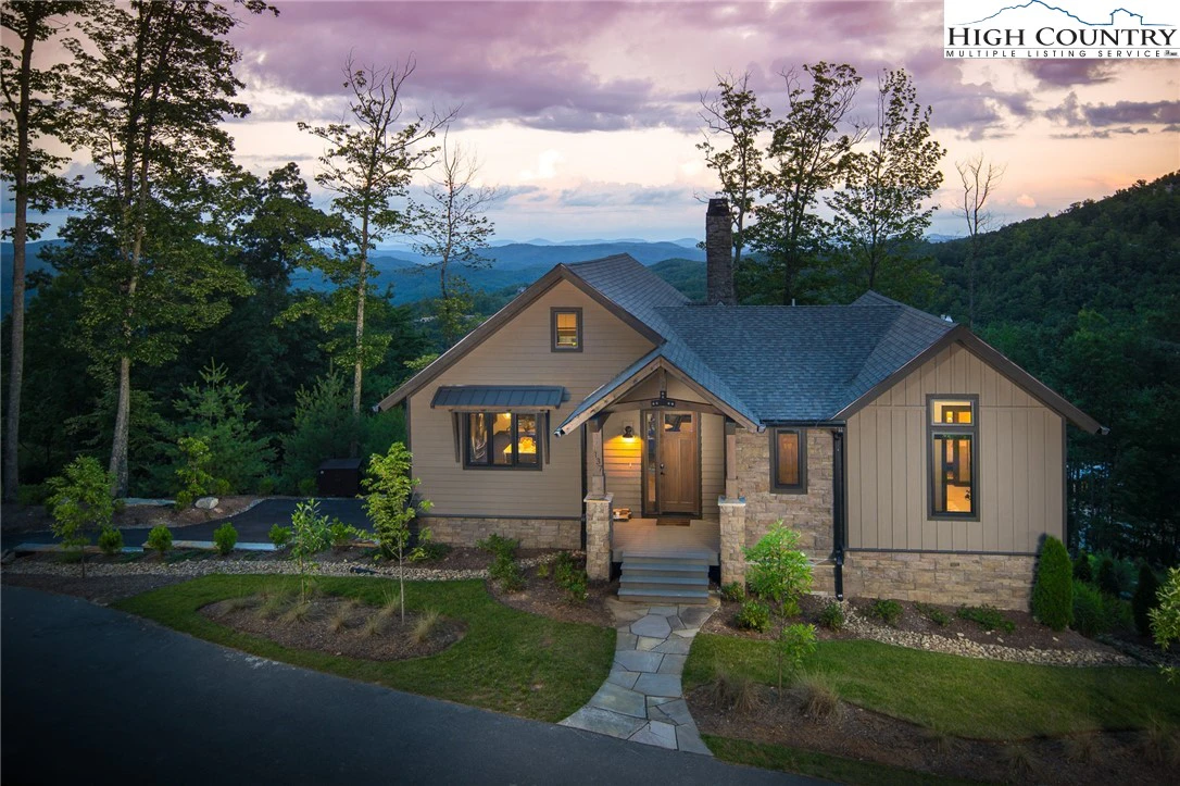 Image number 13 for the current listing