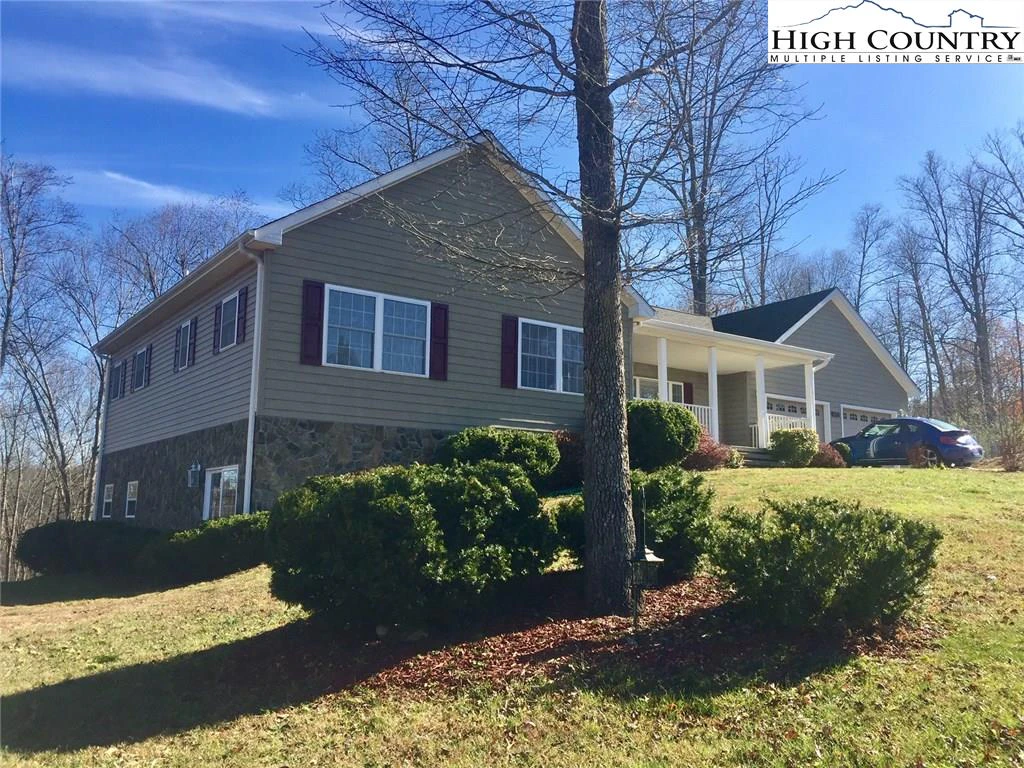 Image number 1 for the current listing