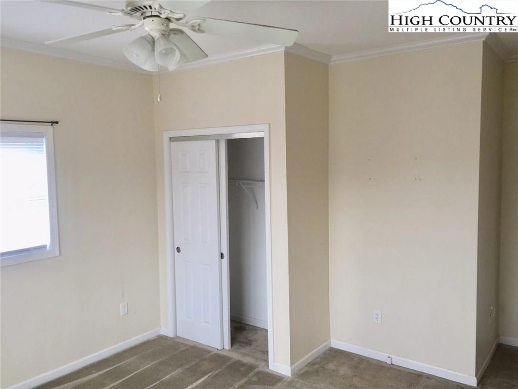 Image number 7 for the current listing