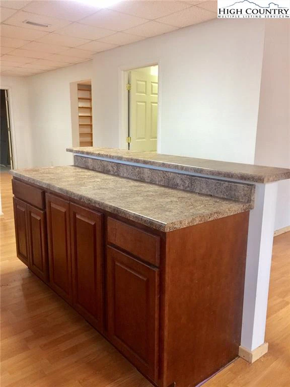 Image number 2 for the current listing