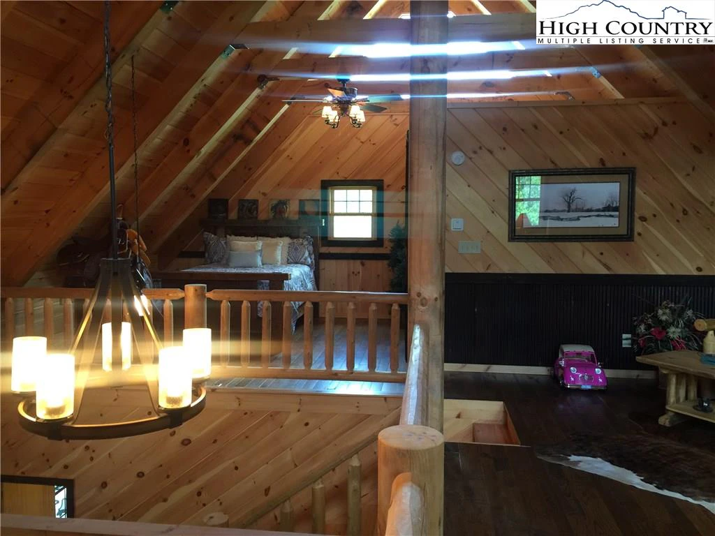 Image number 6 for the current listing
