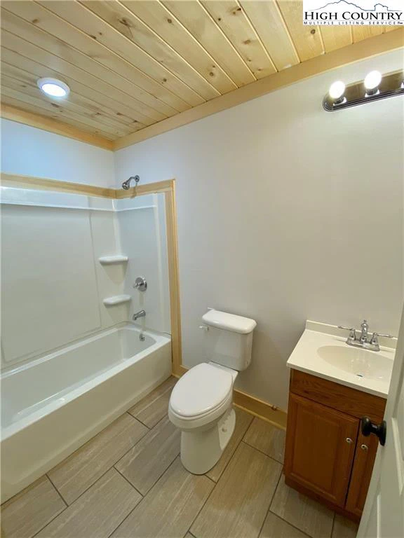 Image number 7 for the current listing