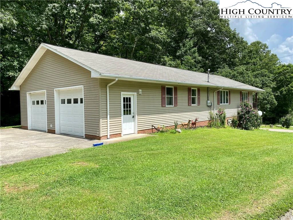 Image number 13 for the current listing