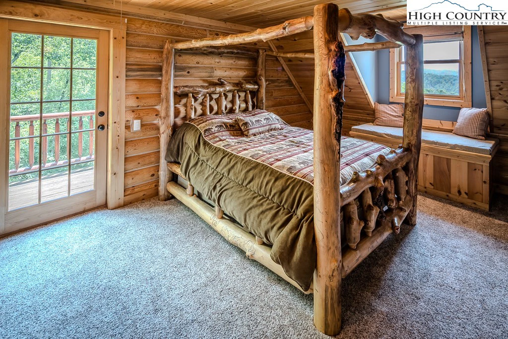 Image number 3 for the current listing