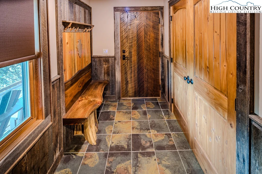 Image number 11 for the current listing