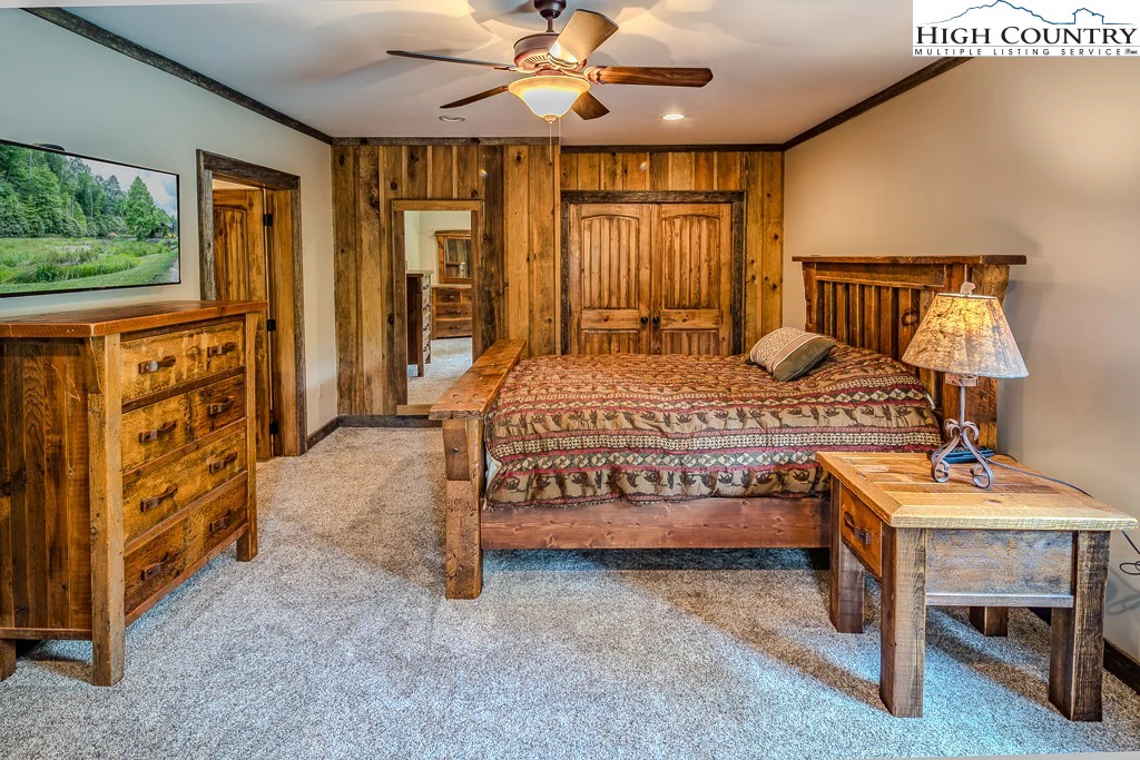 Image number 2 for the current listing