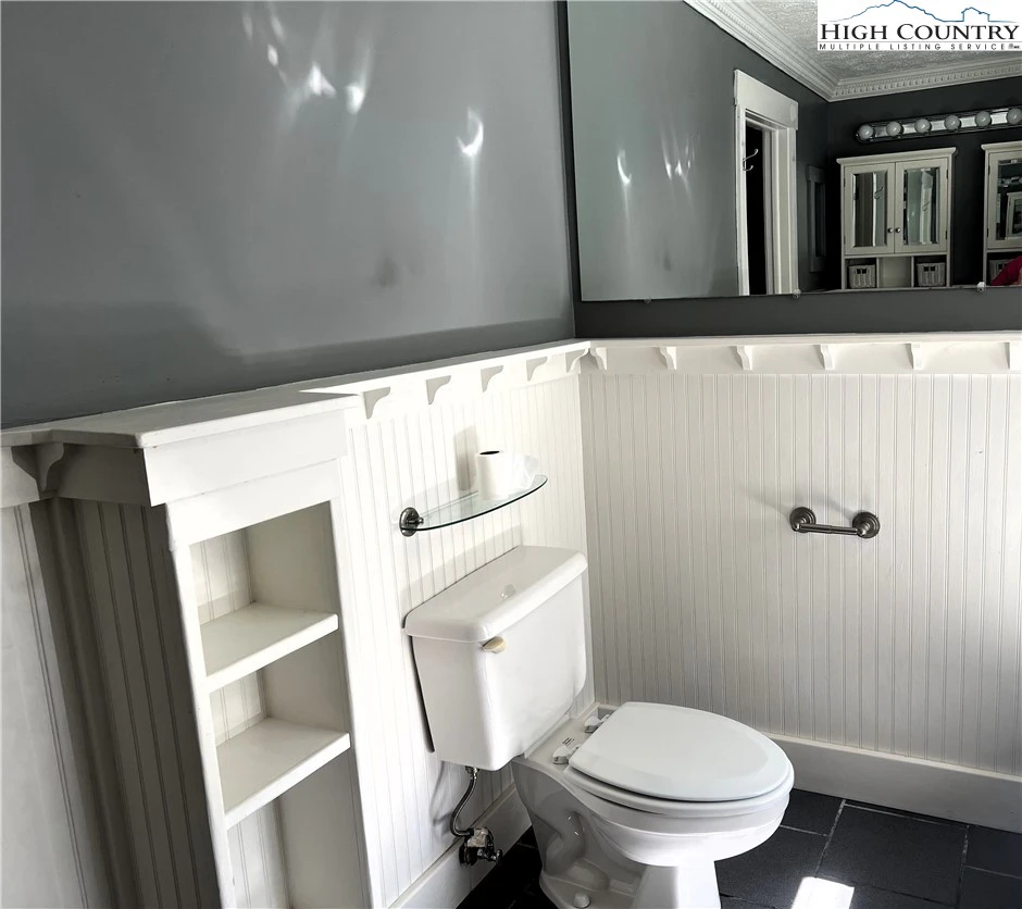 Image number 2 for the current listing