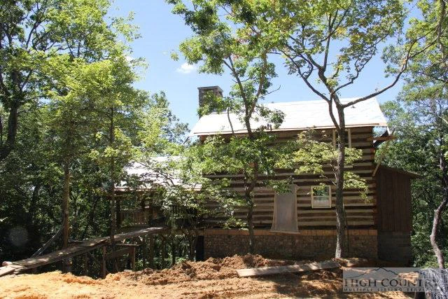 Image number 1 for the current listing
