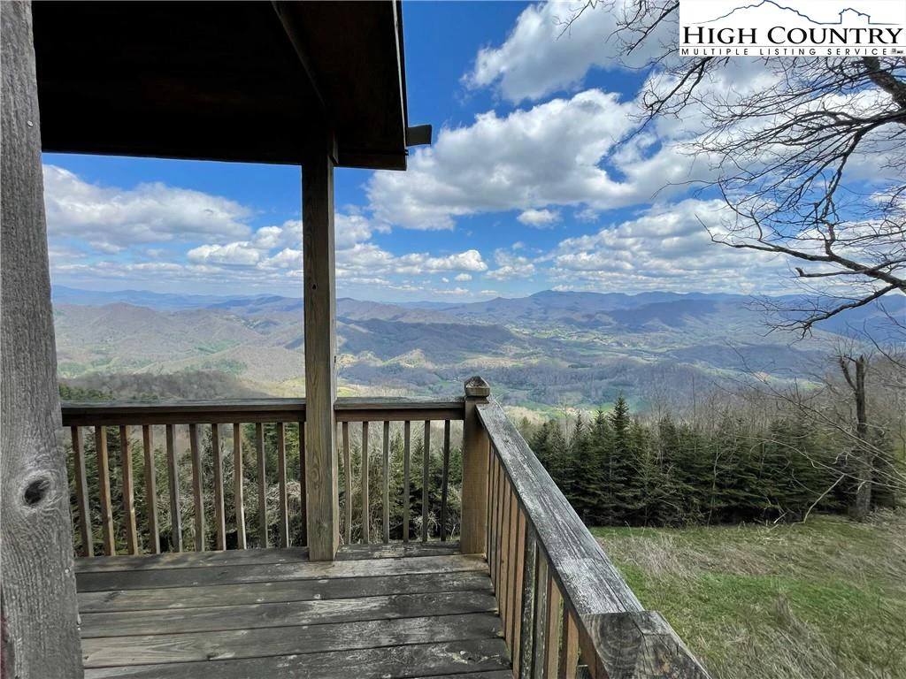 Image number 7 for the current listing