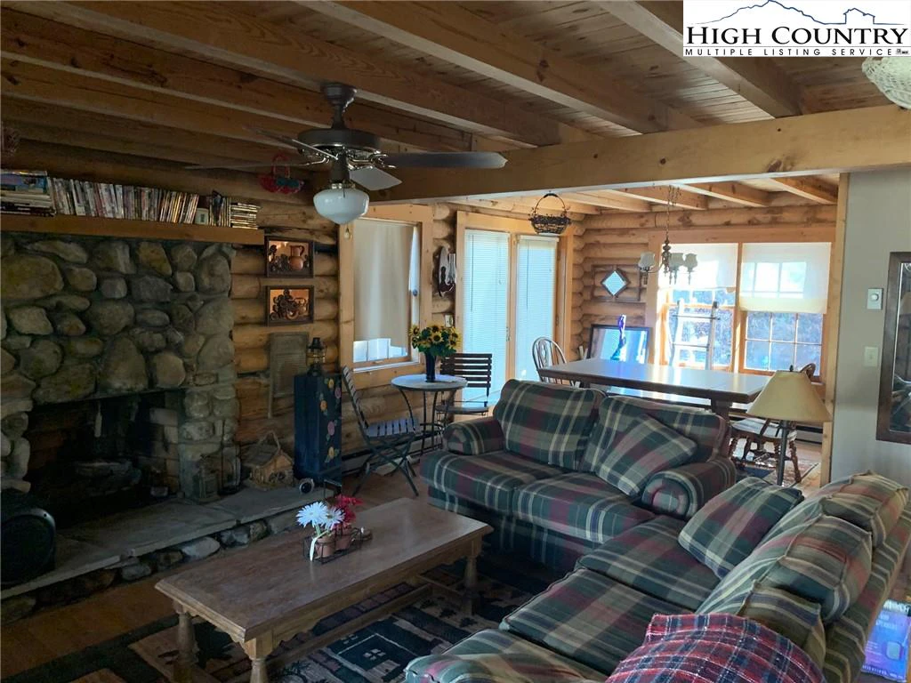 Image number 22 for the current listing