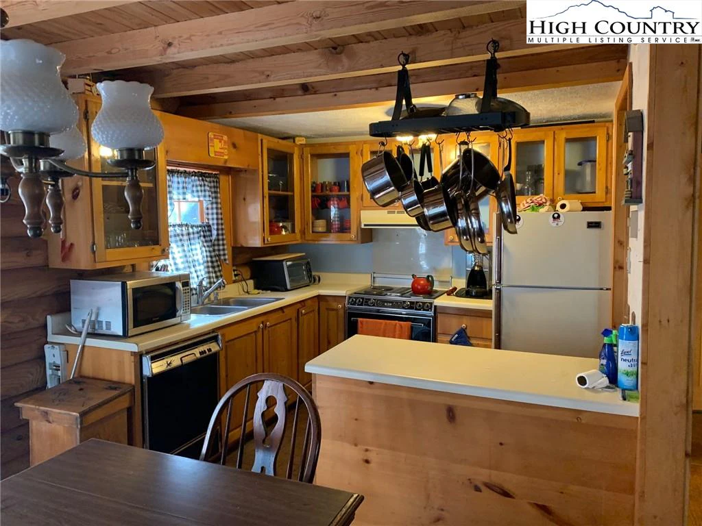Image number 19 for the current listing