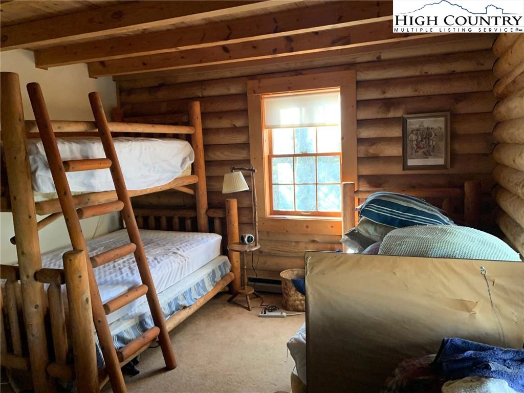 Image number 4 for the current listing