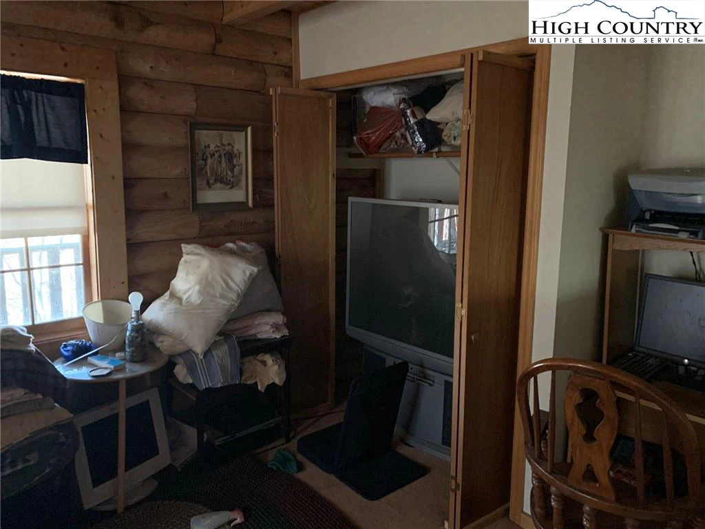 Image number 5 for the current listing
