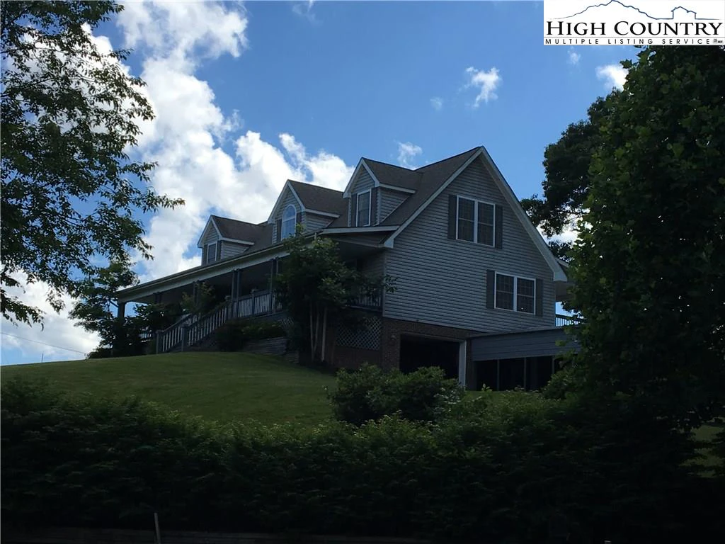 Image number 1 for the current listing
