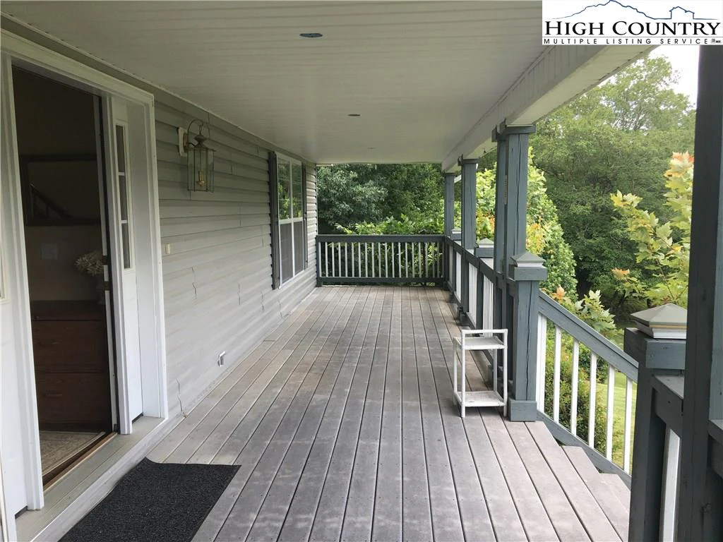 Image number 6 for the current listing