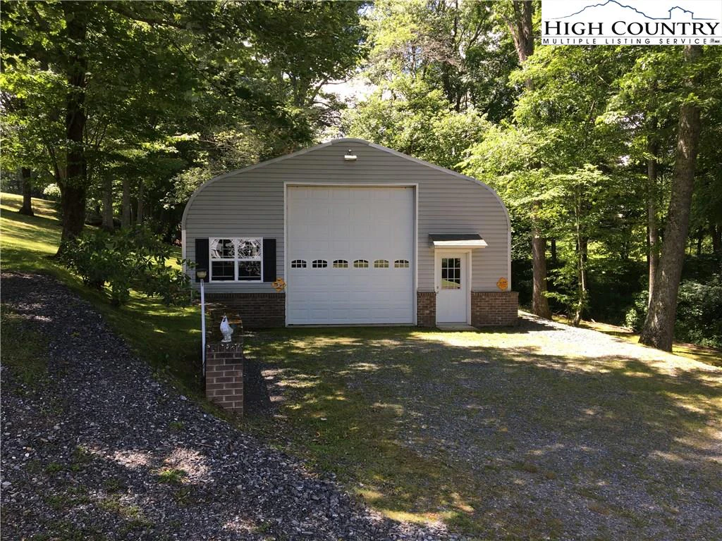 Image number 12 for the current listing