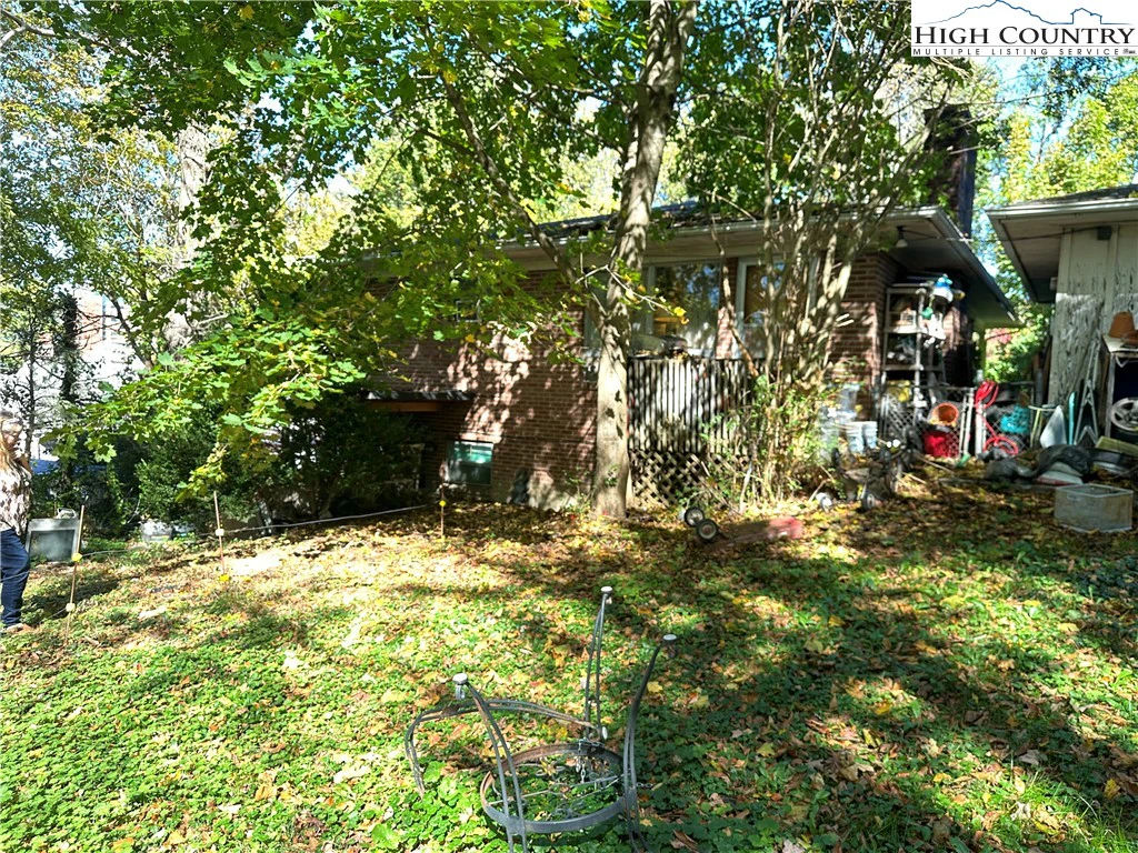 Image number 1 for the current listing