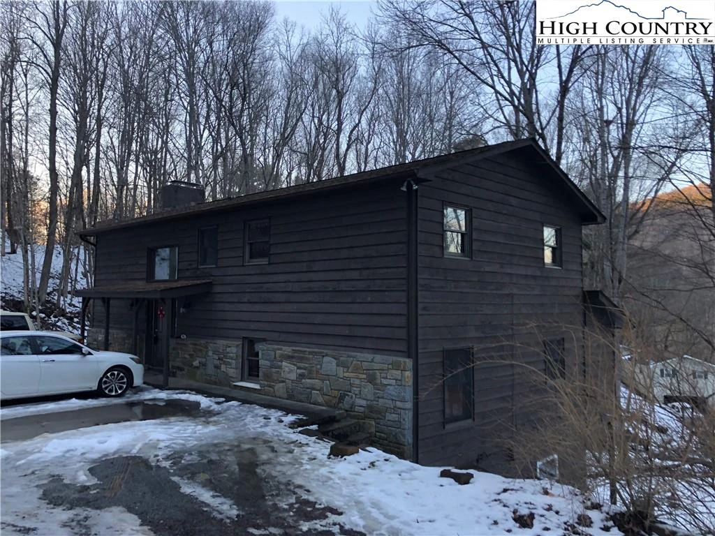Image number 1 for the current listing