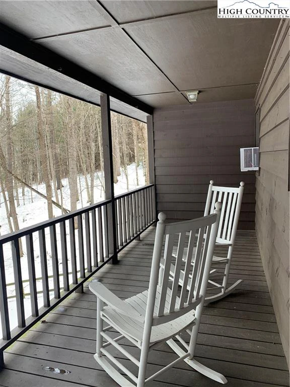 Image number 3 for the current listing