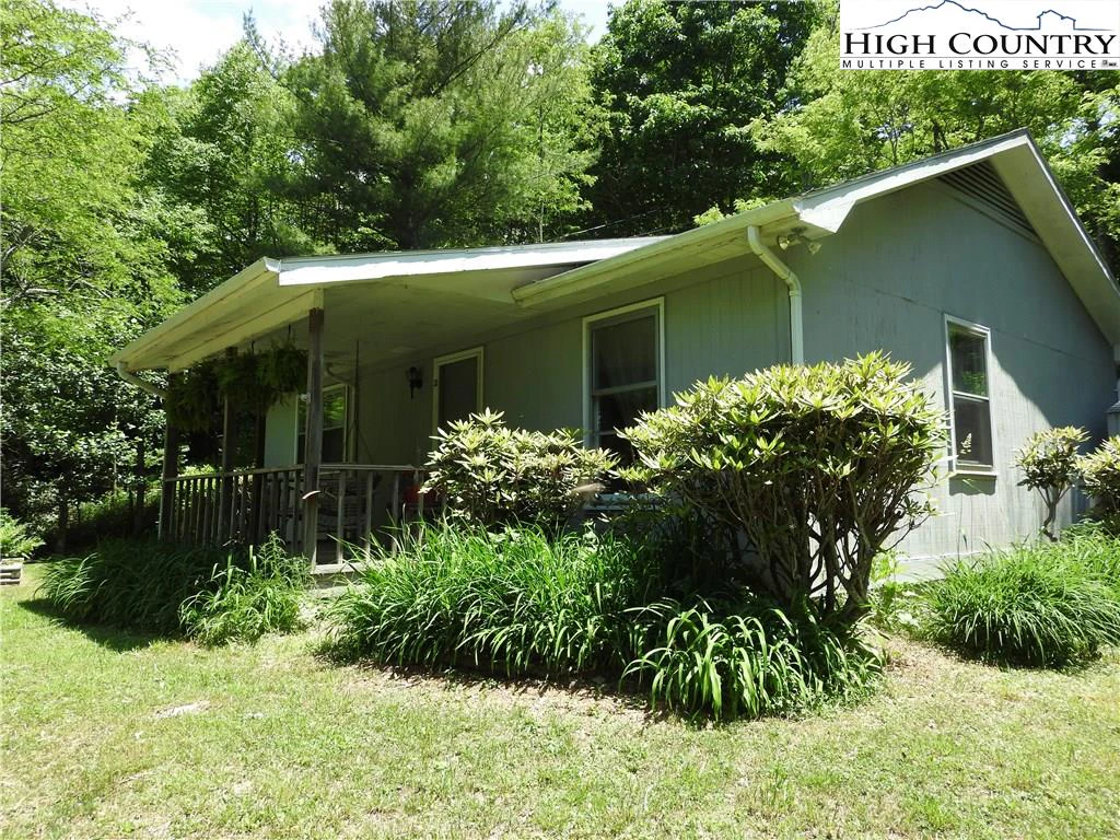 Image number 1 for the current listing